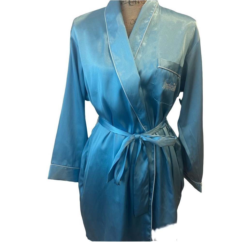Fredricks Of Hollywood Short Robe Blue Satin Embroidered Spell Out Pocket LS, M
